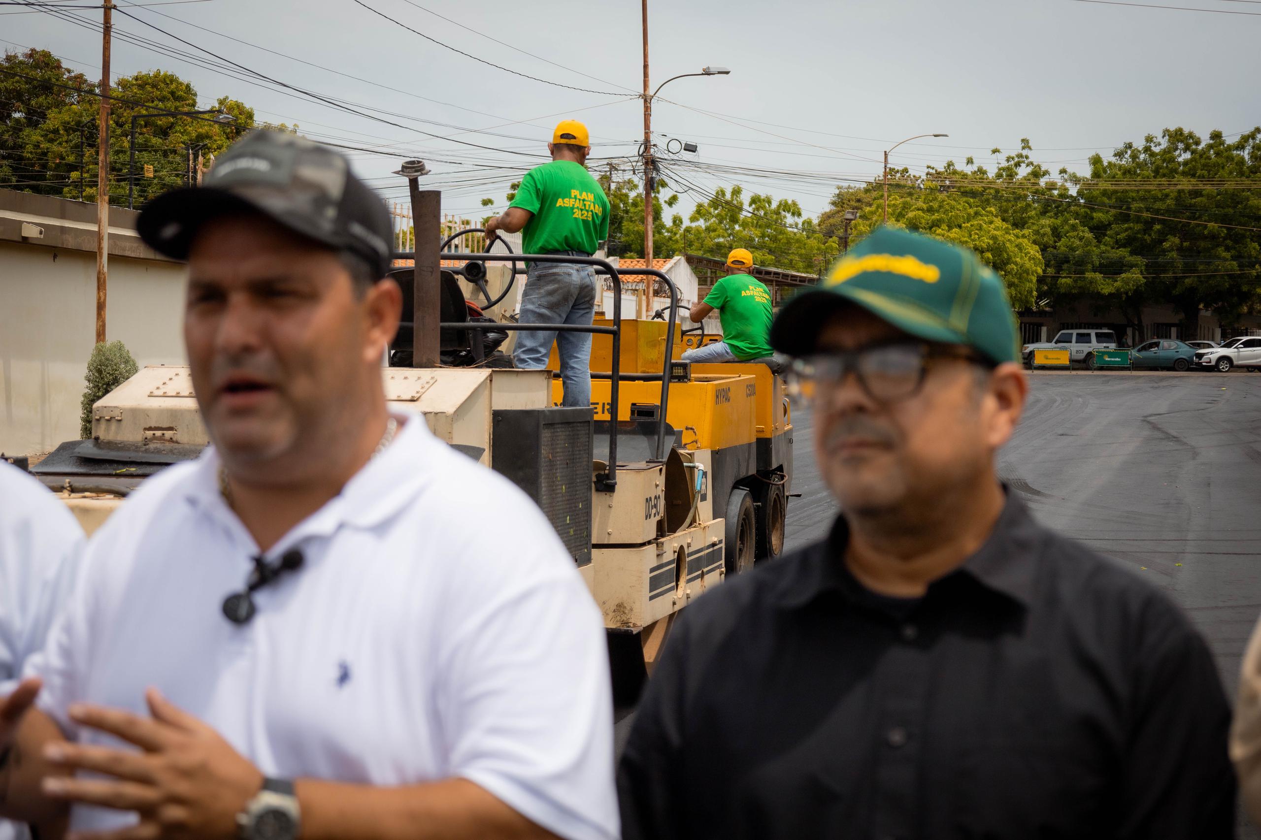 Alcaldía de Maracaibo arranca primera fase de asfaltado en Monte Bello