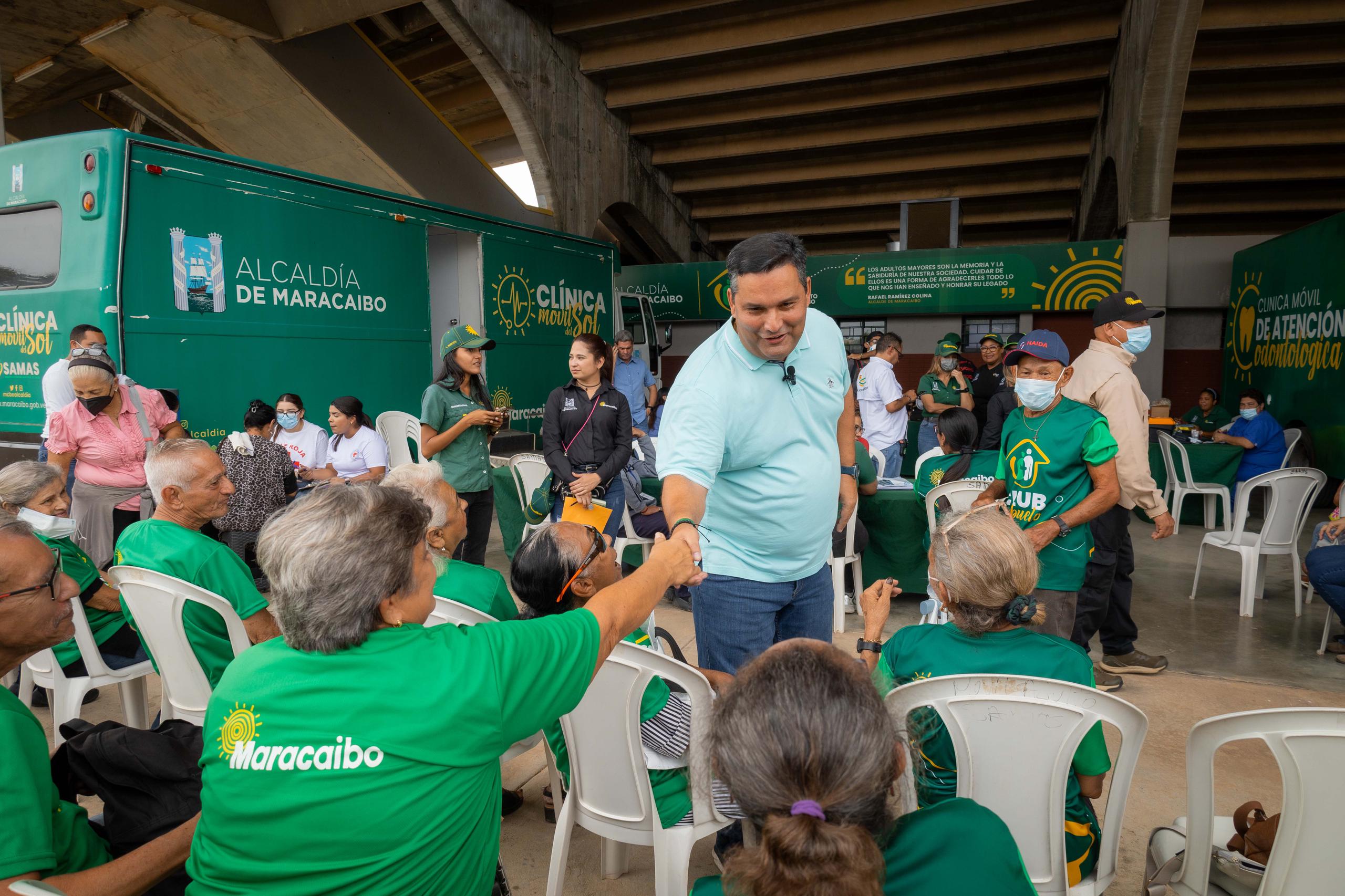 Alcaldía ofrece Jornada Integral de Salud en Plaza para Todos por el Día Nacional del Adulto Mayor