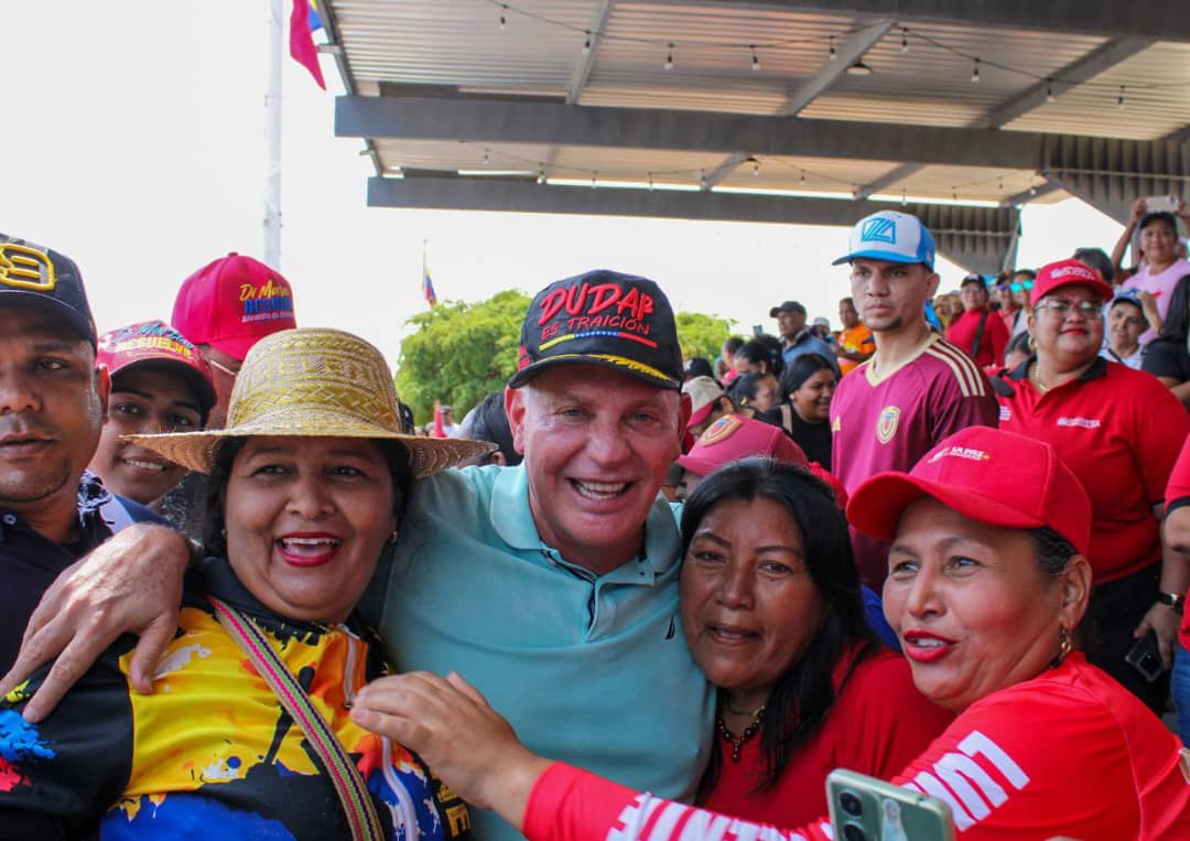 Alcalde Di Martino: “felicito a las mujeres amorosas y trabajadoras incansables”