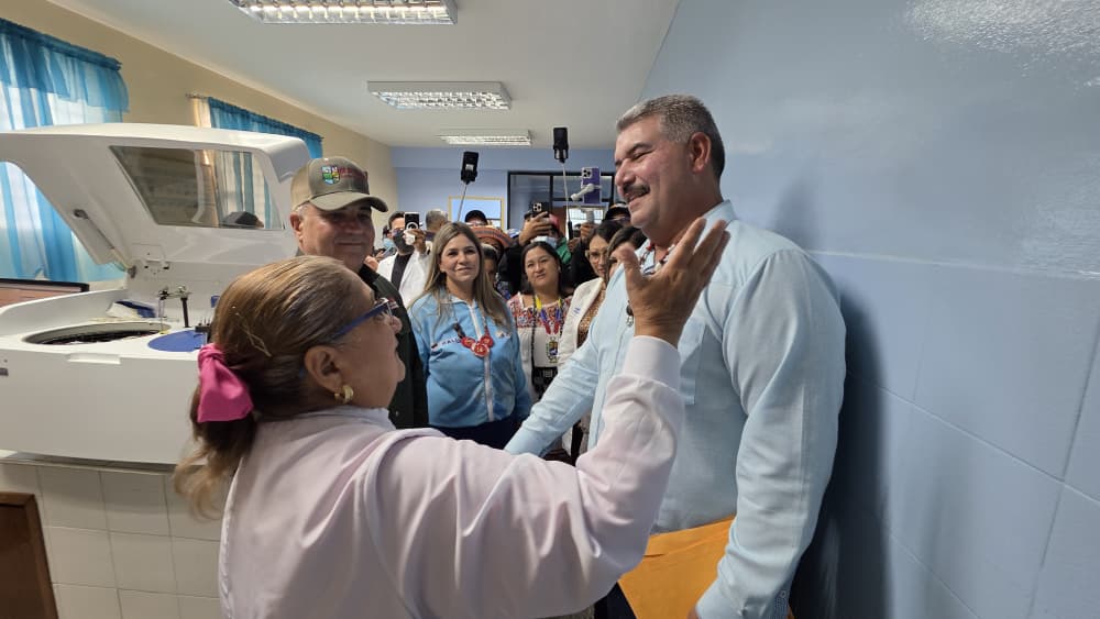 Gobernador Luis Caldera reinaugura en Machiquesel Hospital II “Nuestra Señora del Carmen”