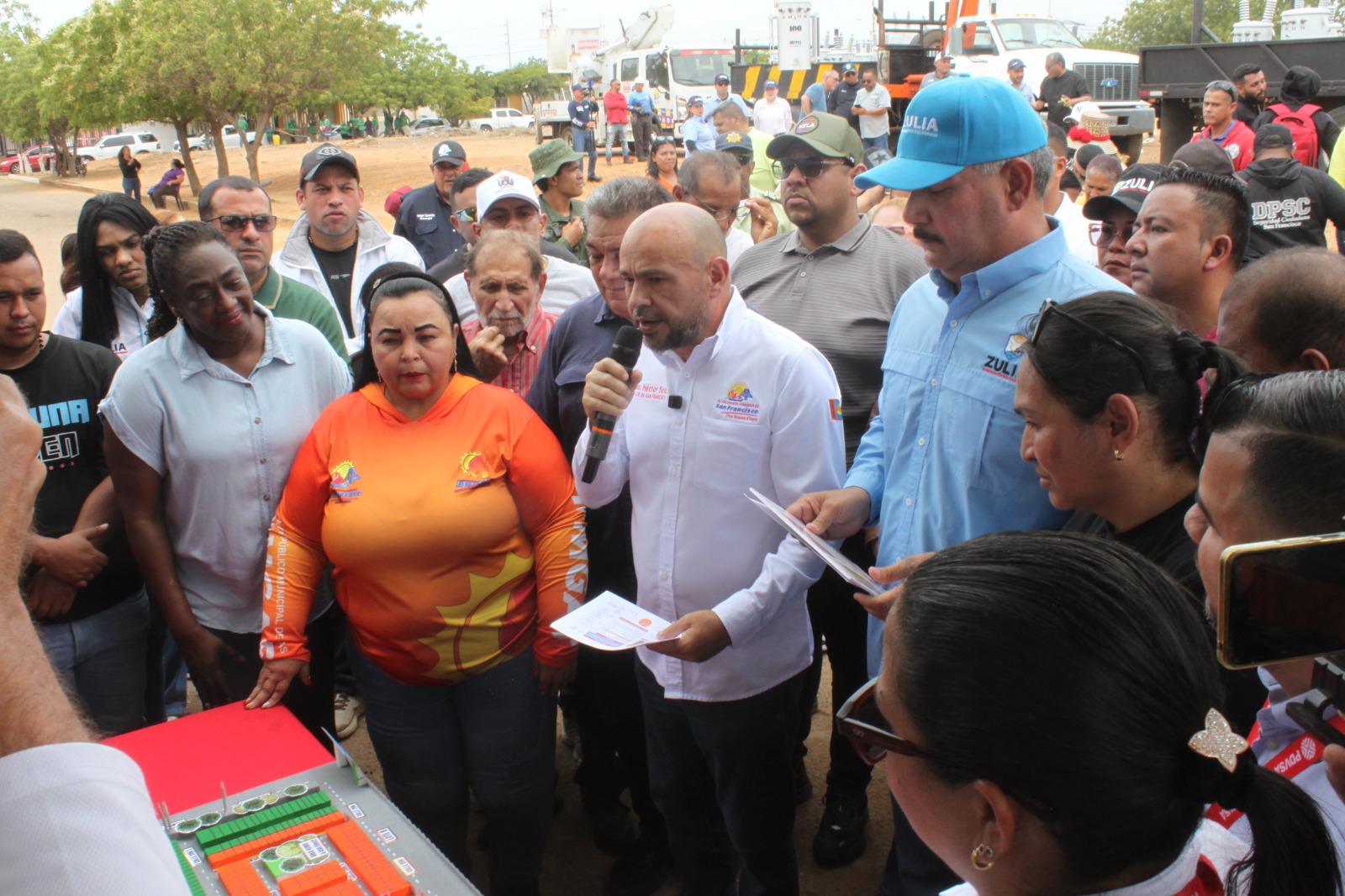 Gobierno Bolivariano fortalece el sistema eléctrico en el municipio San Francisco con la entrega de 40 transformadores