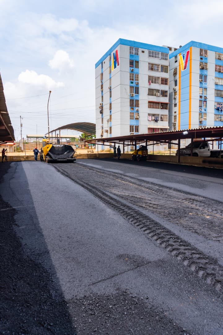 Gobierno Bolivariano avanza en la rehabilitación integral del Complejo Residencial El Sol de San Francisco