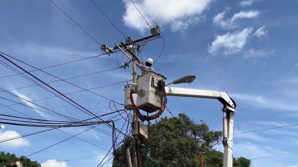 Más de 150 técnicos de CORPOELEC resuelven averías del servicio eléctrico en Zulia
