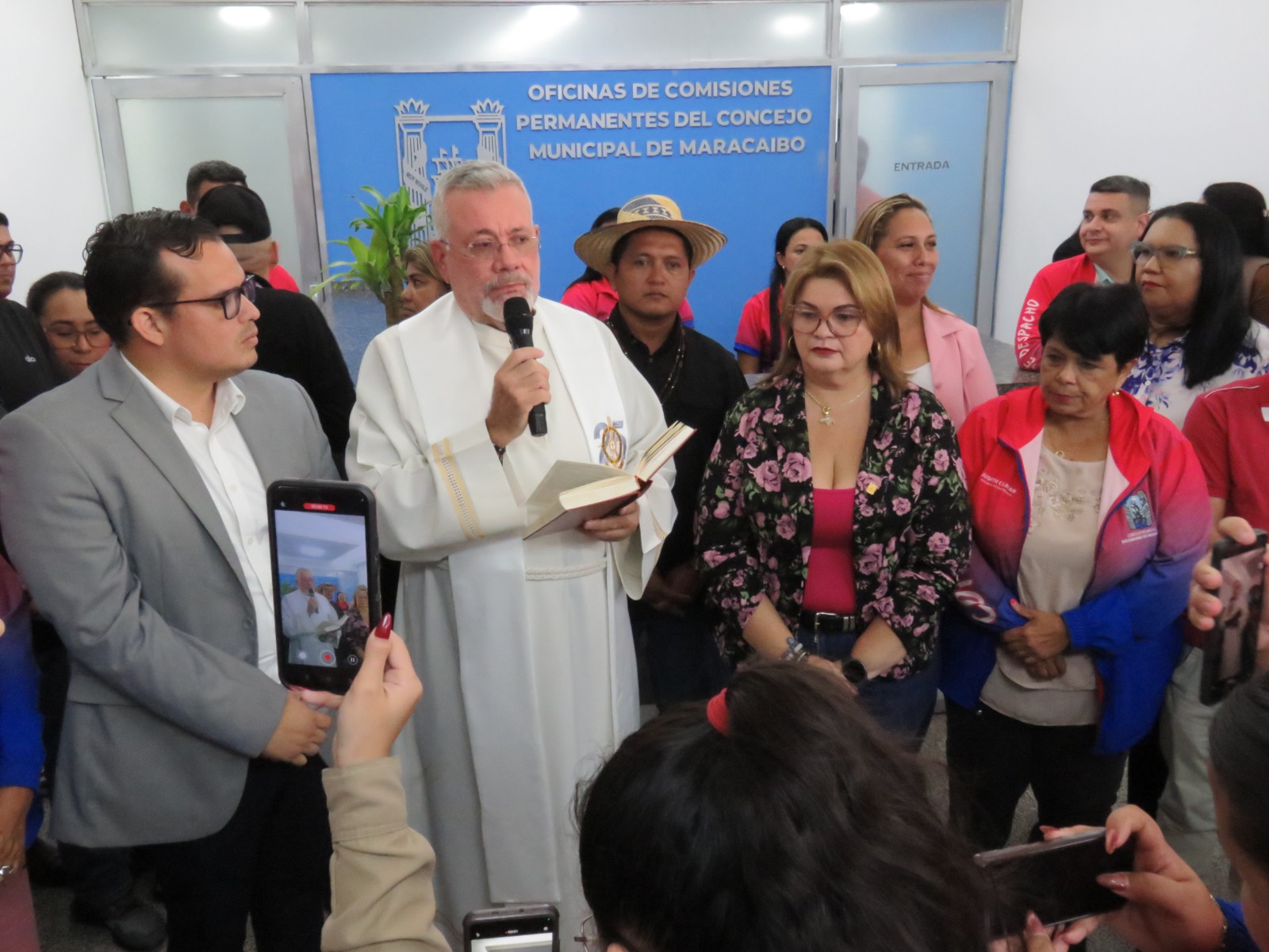 Dessiree Fernández entrega oficinas de comisiones permanentes rehabilitadas y climatizadas en el Concejo Municipal de Maracaibo